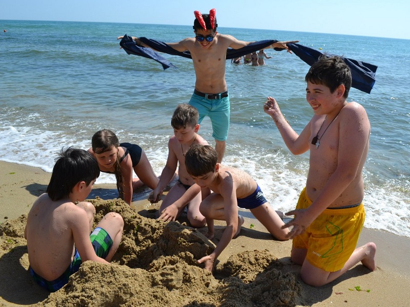 В день Нептуна веселимся на пляже Болгарии